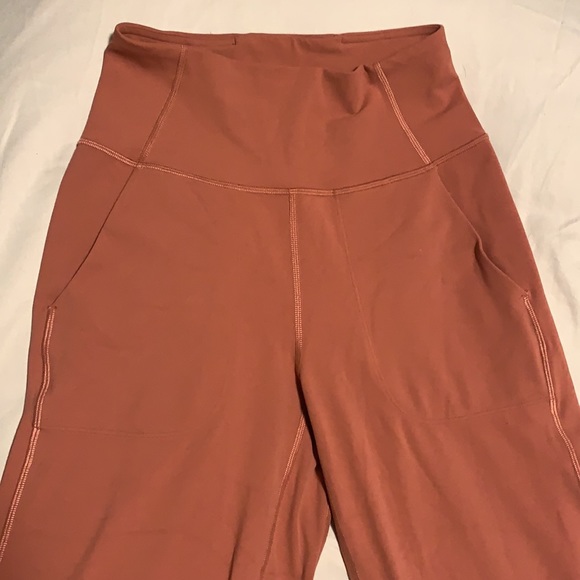 Lululemon wide leg crops - Picture 3 of 4